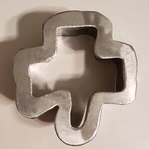 Metal Shamrock/ Clover Cookie Biscuit Bread Cutter - Heavyweight